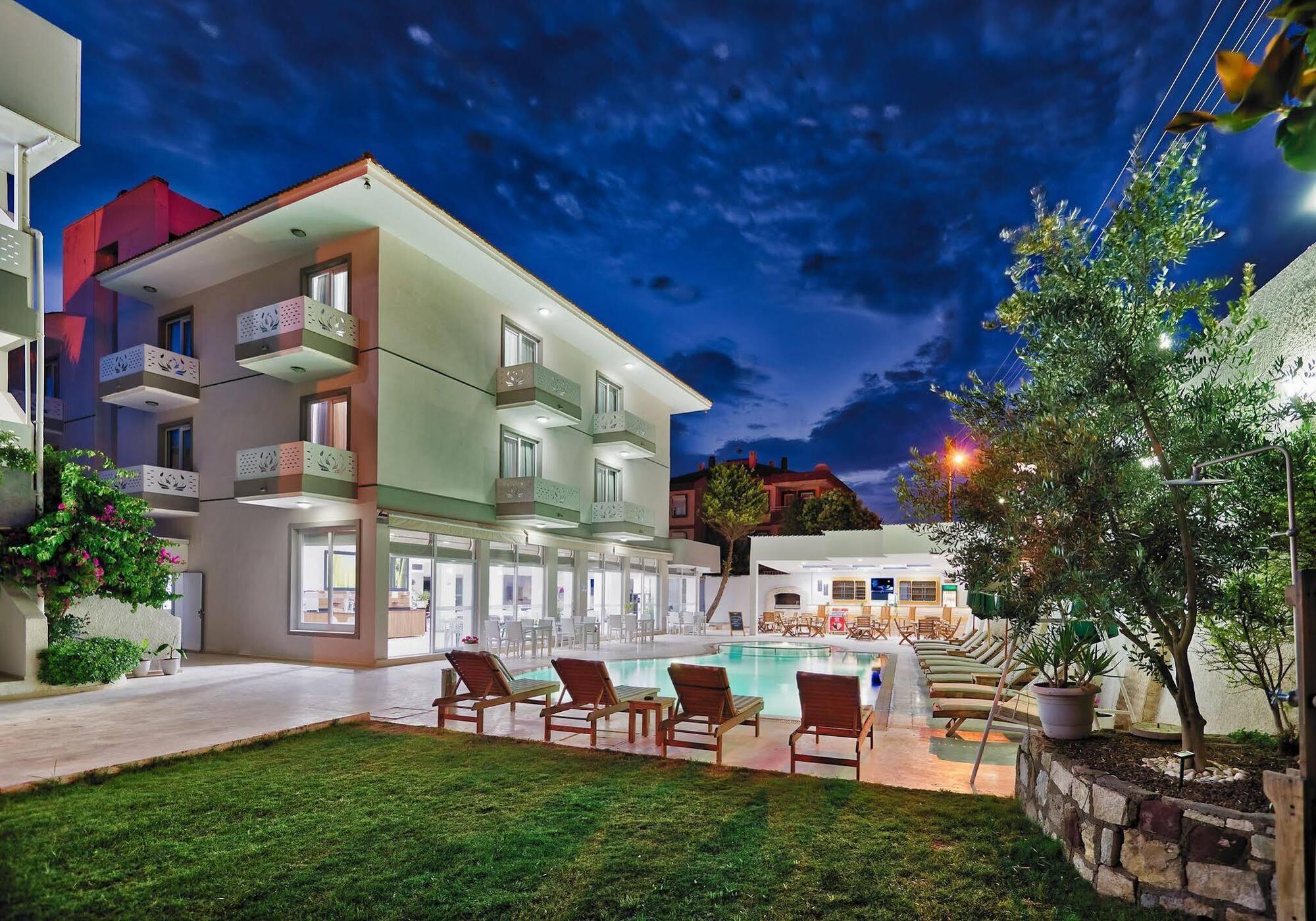 Hotel Ege Tulip Çeşme Zewnętrze zdjęcie