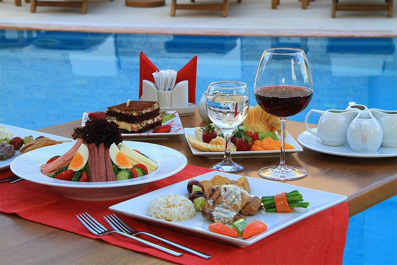 Hotel Ege Tulip Çeşme Zewnętrze zdjęcie